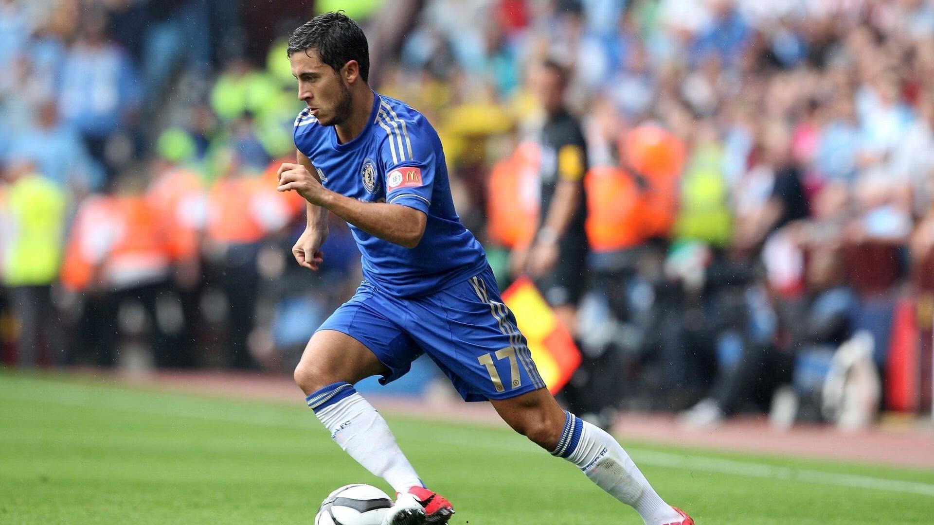 球迷翘首以盼,绿茵巅峰对决今夜打响