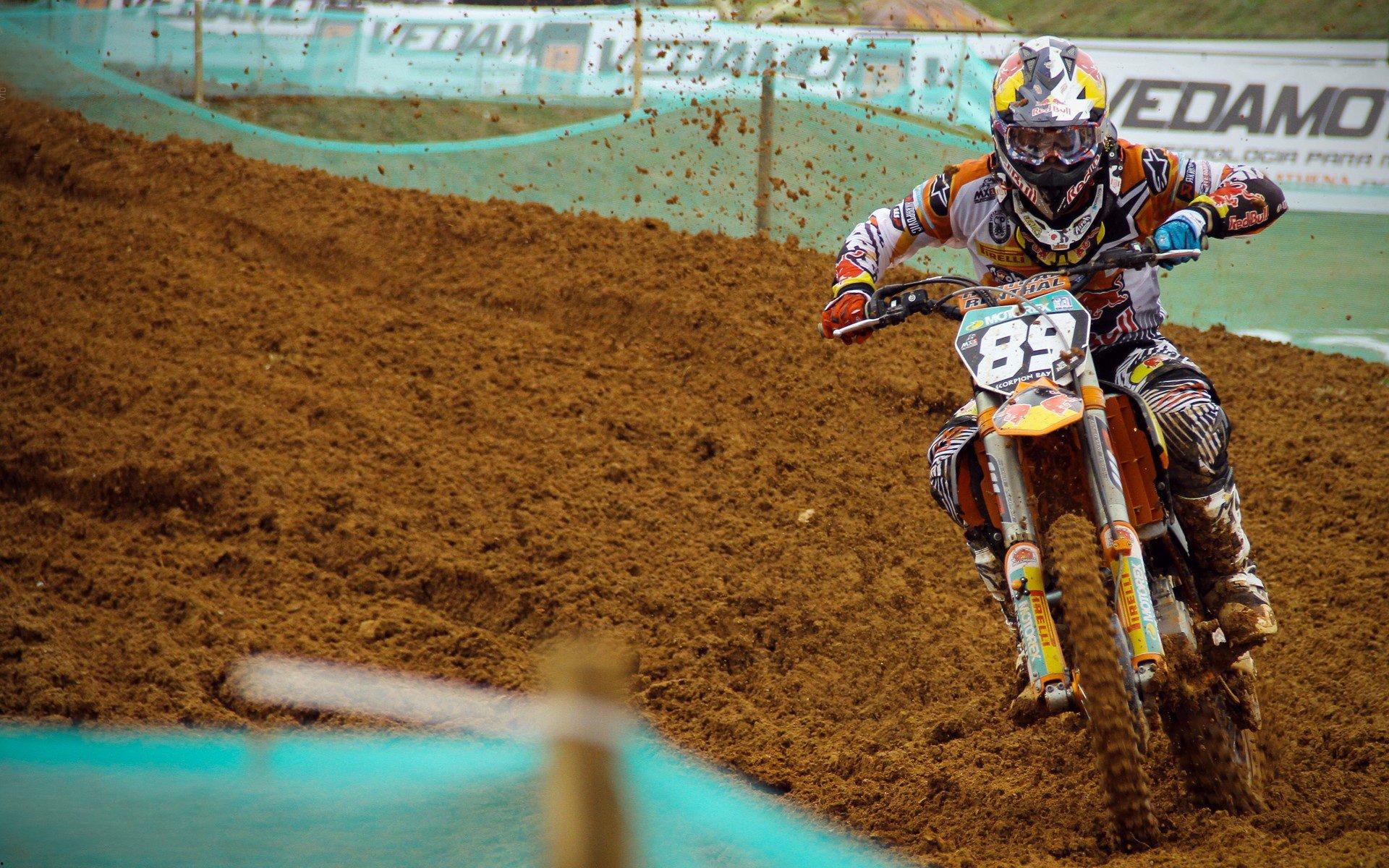 天才新星上演帽子戏法,助球队逆转夺冠