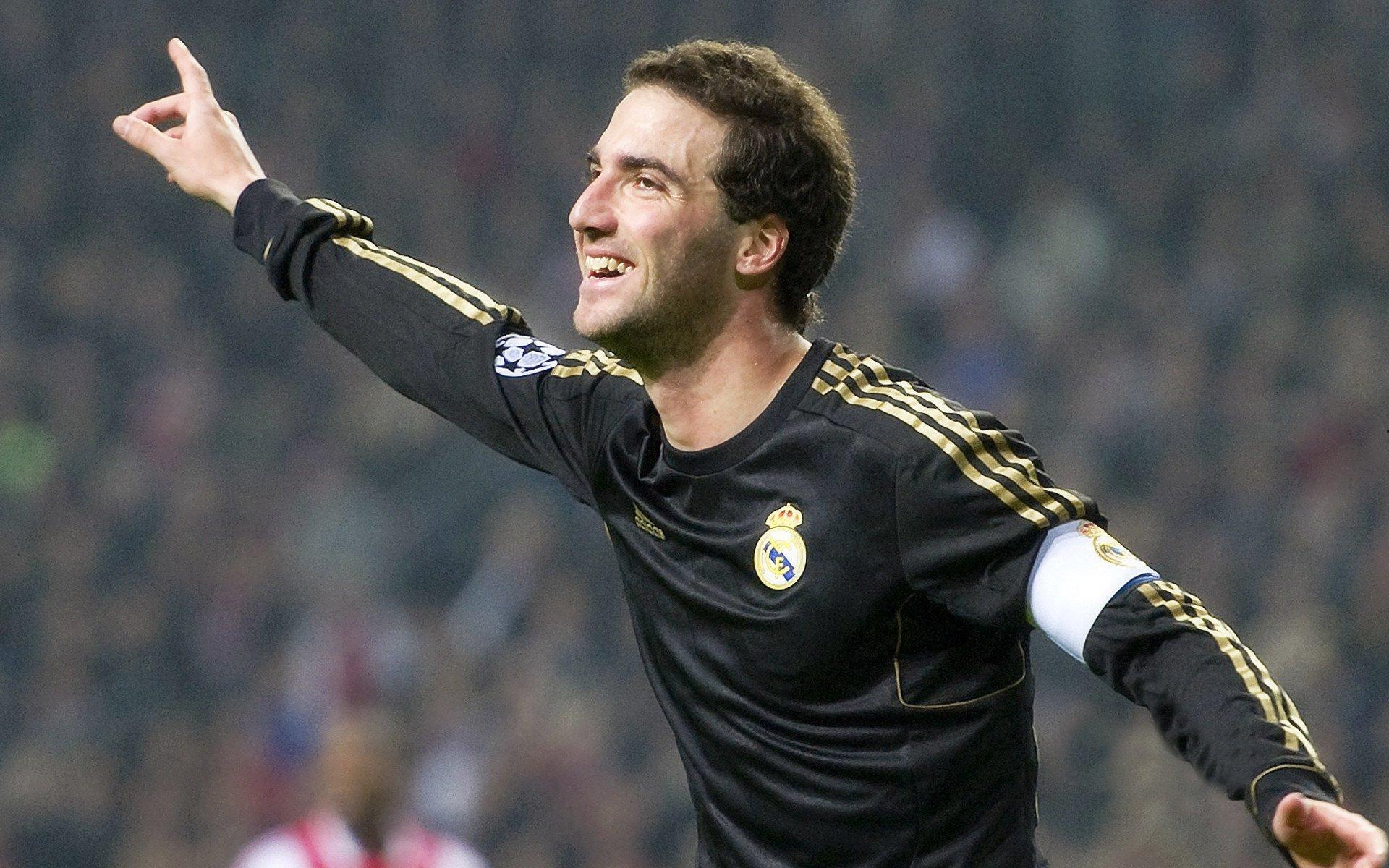 点球大战惊心动魄，豪门对决胜负毫厘之间