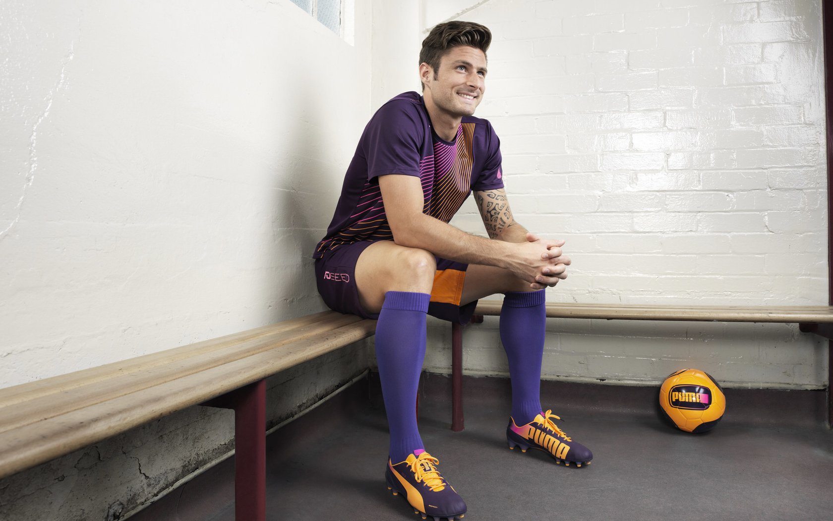 百米飞人巅峰对决 新星闪耀打破十年纪录_ac米兰